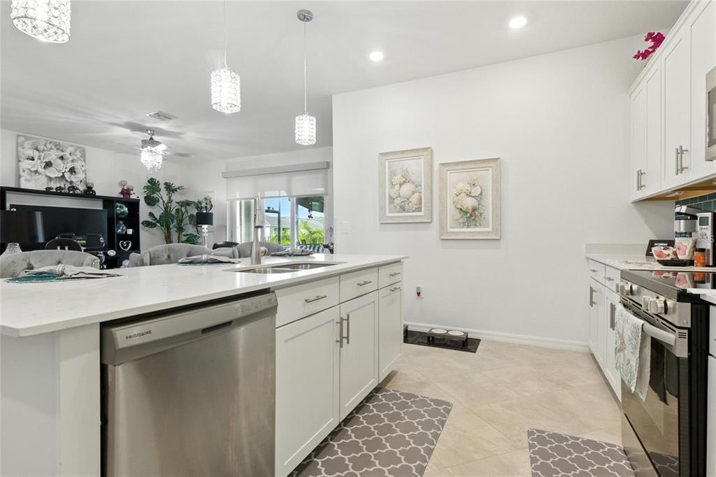 19085 Cabernet Court Venice, FL 34293 - Photo 15 of 53
