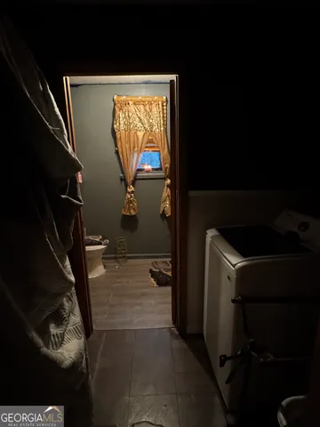 a view of utility room