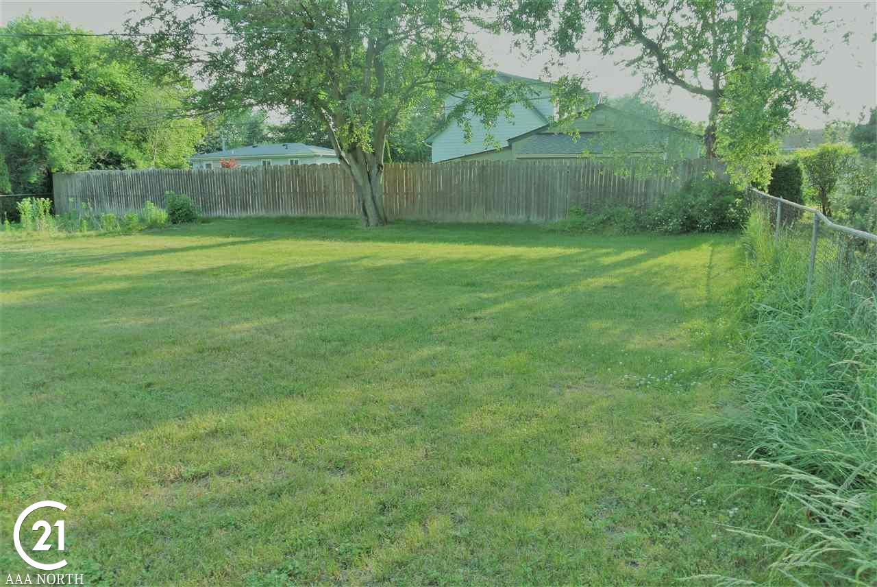 2410 Melvin Avenue Rochester Hills, MI 48307 - Photo 23 of 25