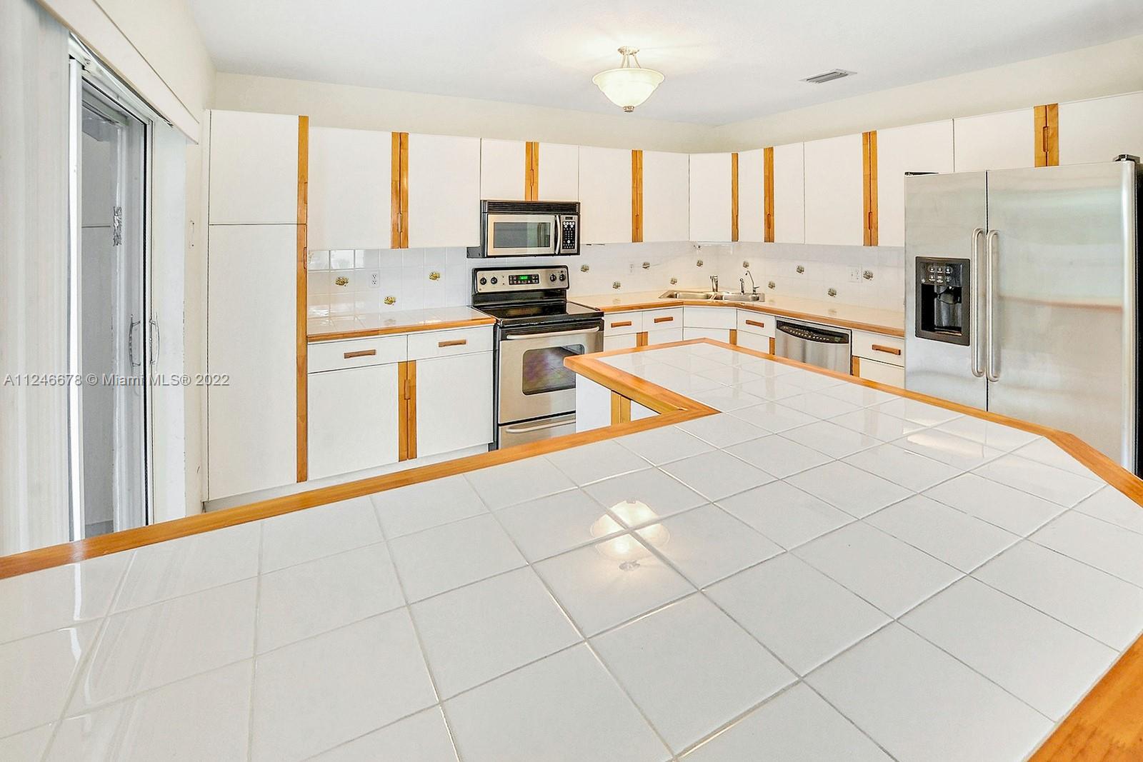 11225 Roundelay Road Cooper City, FL 33026 - Photo 11 of 43 Gallery Image 11