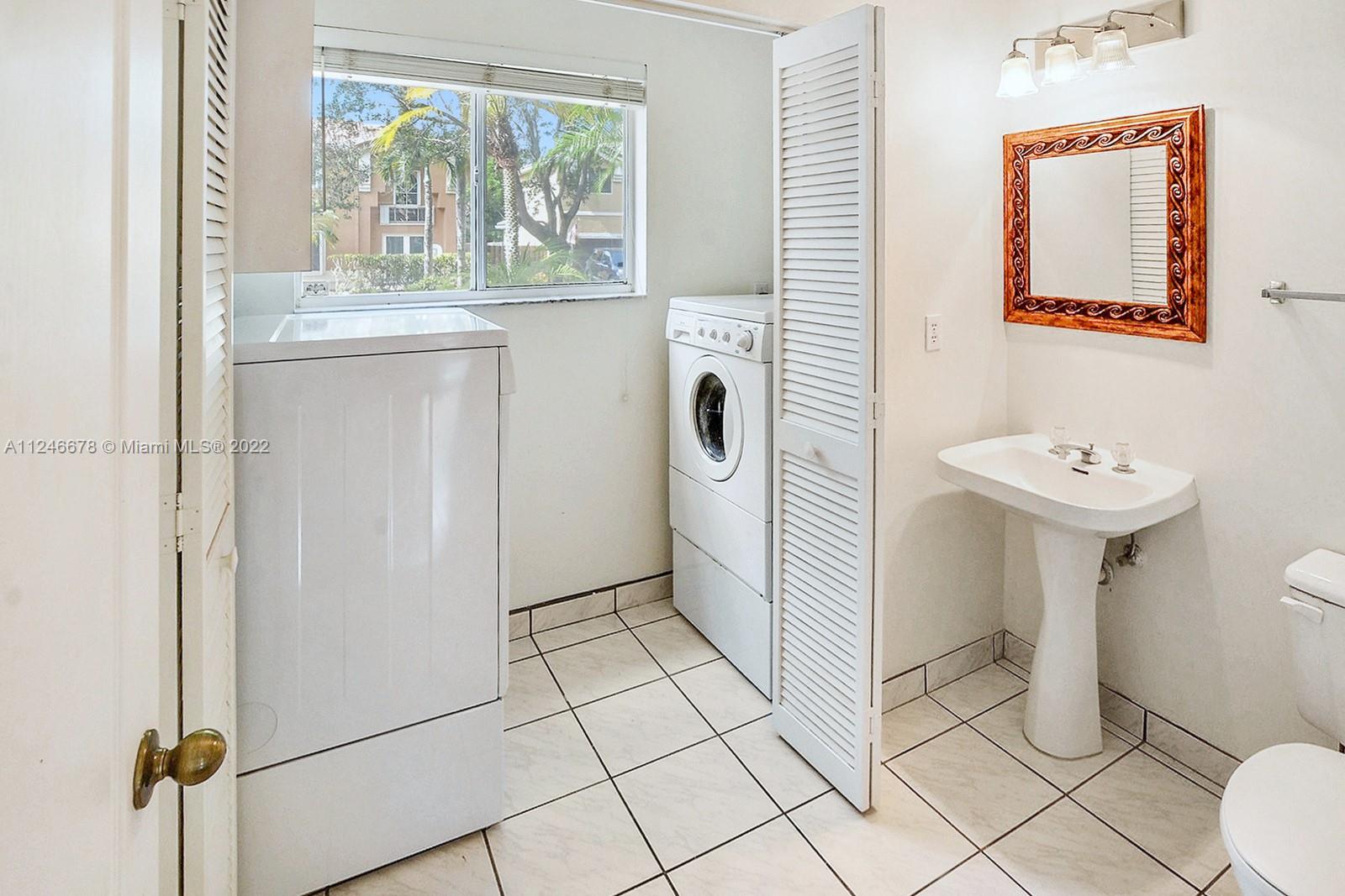 11225 Roundelay Road Cooper City, FL 33026 - Photo 16 of 43 Gallery Image 16