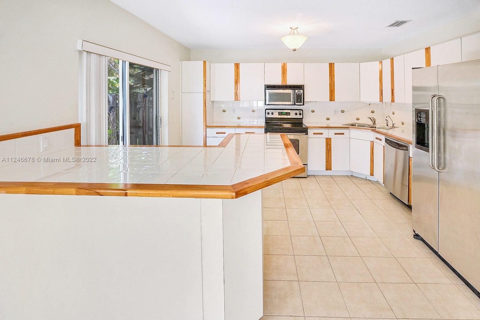 11225 Roundelay Road Cooper City, FL 33026 - Photo 10 of 43 Gallery Image 10