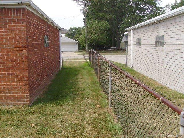 5211 East Thirteen Mile Road Warren, MI 48092 - Photo 14 of 17 PICT2273.JPG