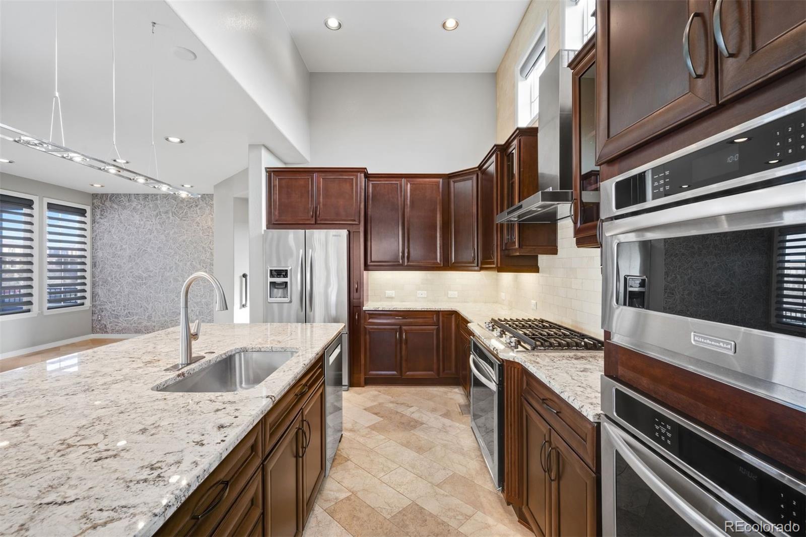 9537 Rosato Court Highlands Ranch, CO 80126 - Photo 12 of 48