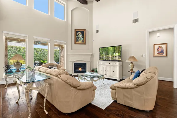 $715,000 | 107 Elk Run Court, Conroe, TX 77384