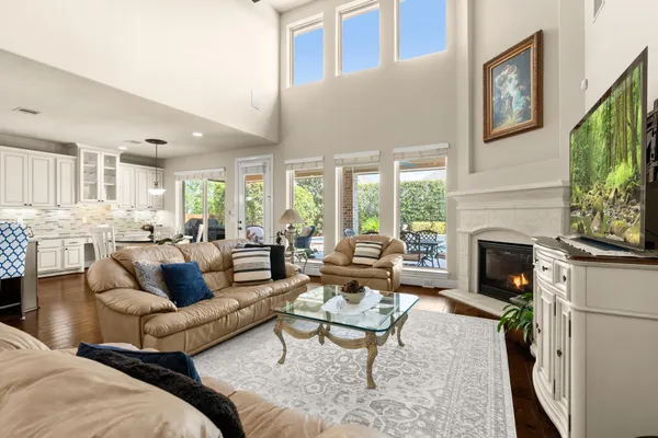 $715,000 | 107 Elk Run Court, Conroe, TX 77384