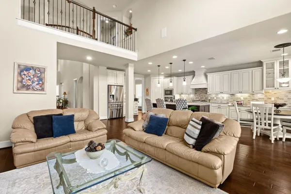 $715,000 | 107 Elk Run Court, Conroe, TX 77384