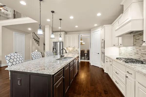 $715,000 | 107 Elk Run Court, Conroe, TX 77384