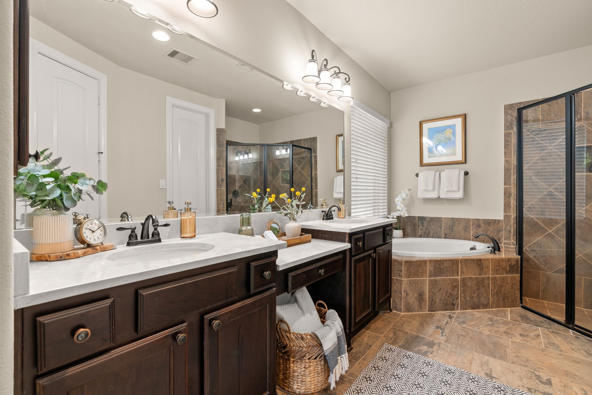 107 Elk Run Court Conroe, TX 77384 - Photo 25 of 50 Primary bathroom