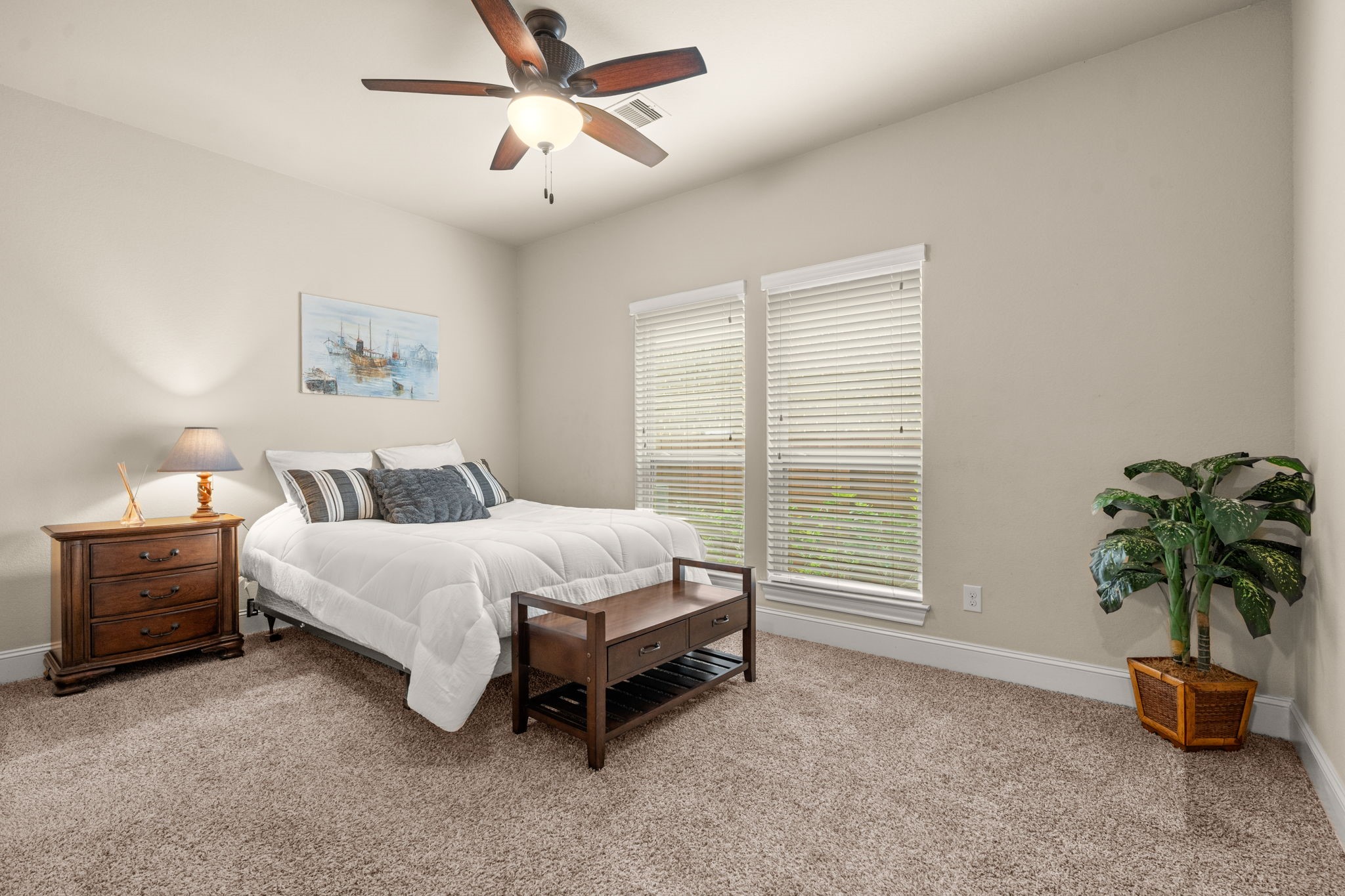 107 Elk Run Court Conroe, TX 77384 - Photo 27 of 50 Ensuite bedroom (down stairs)