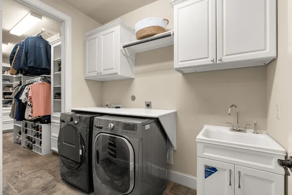 $715,000 | 107 Elk Run Court, Conroe, TX 77384