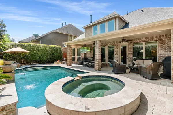 $715,000 | 107 Elk Run Court, Conroe, TX 77384