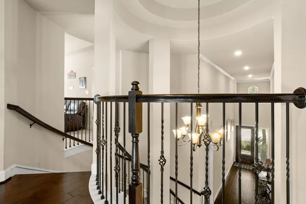 $715,000 | 107 Elk Run Court, Conroe, TX 77384