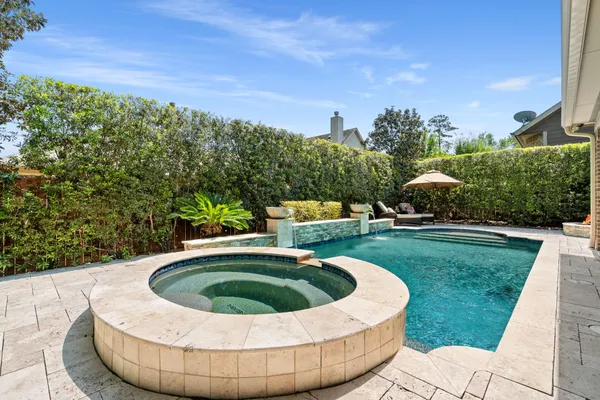 $715,000 | 107 Elk Run Court, Conroe, TX 77384