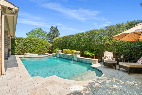 $715,000 | 107 Elk Run Court, Conroe, TX 77384