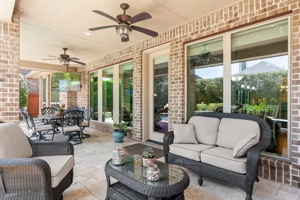 $715,000 | 107 Elk Run Court, Conroe, TX 77384