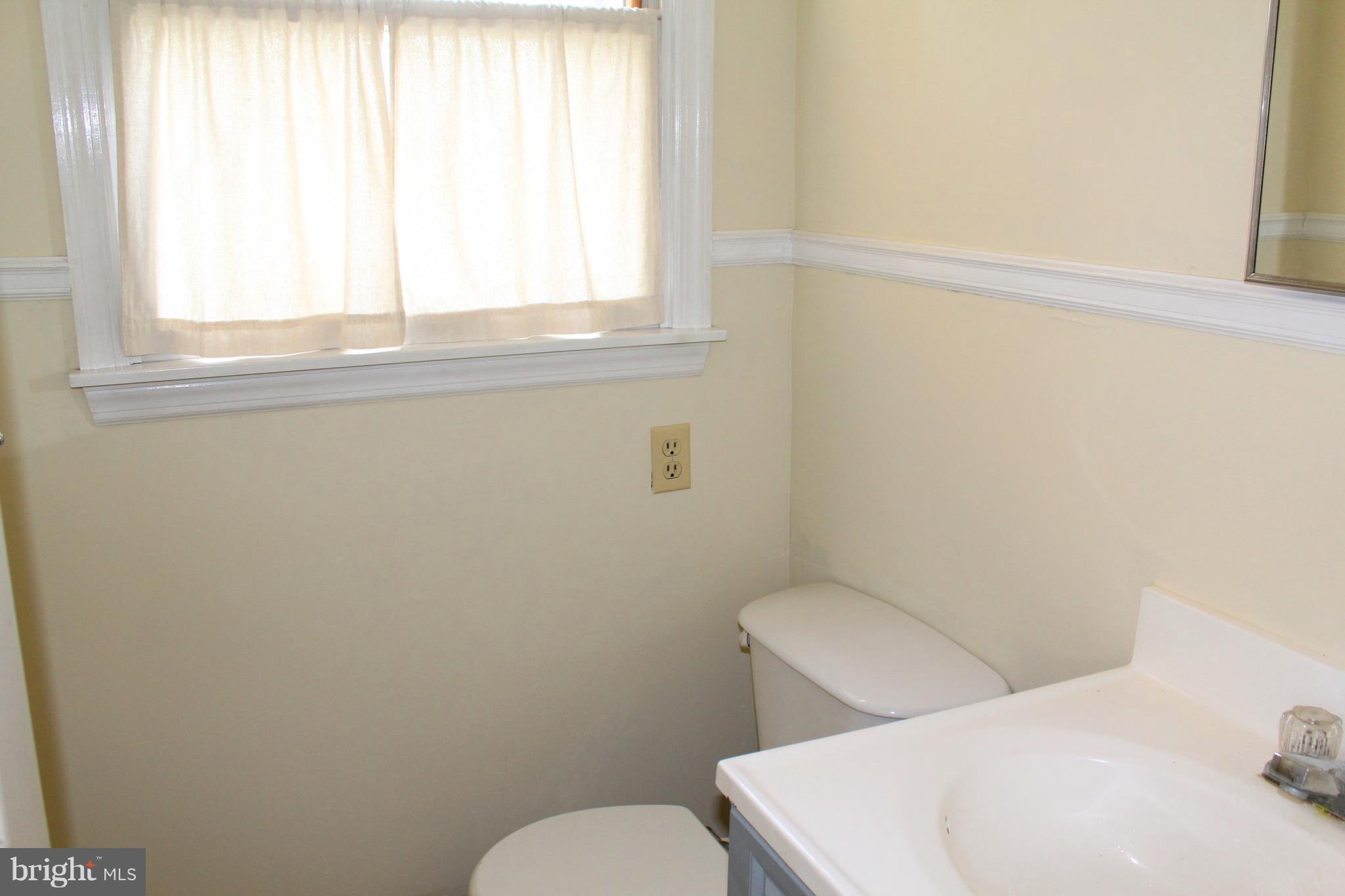 123 Pilgrim Street Inwood, WV 25428 - Photo 16 of 24 Bath