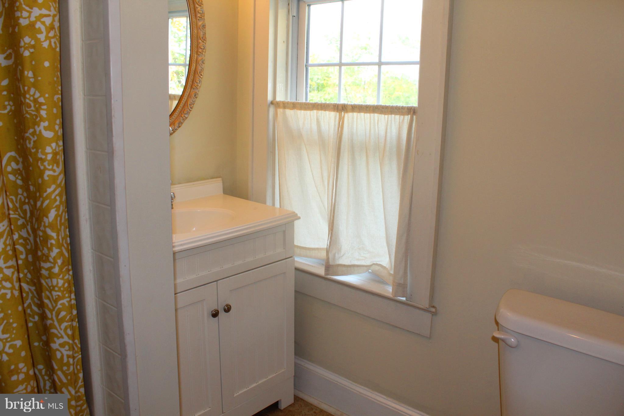 123 Pilgrim Street Inwood, WV 25428 - Photo 21 of 24 Bath