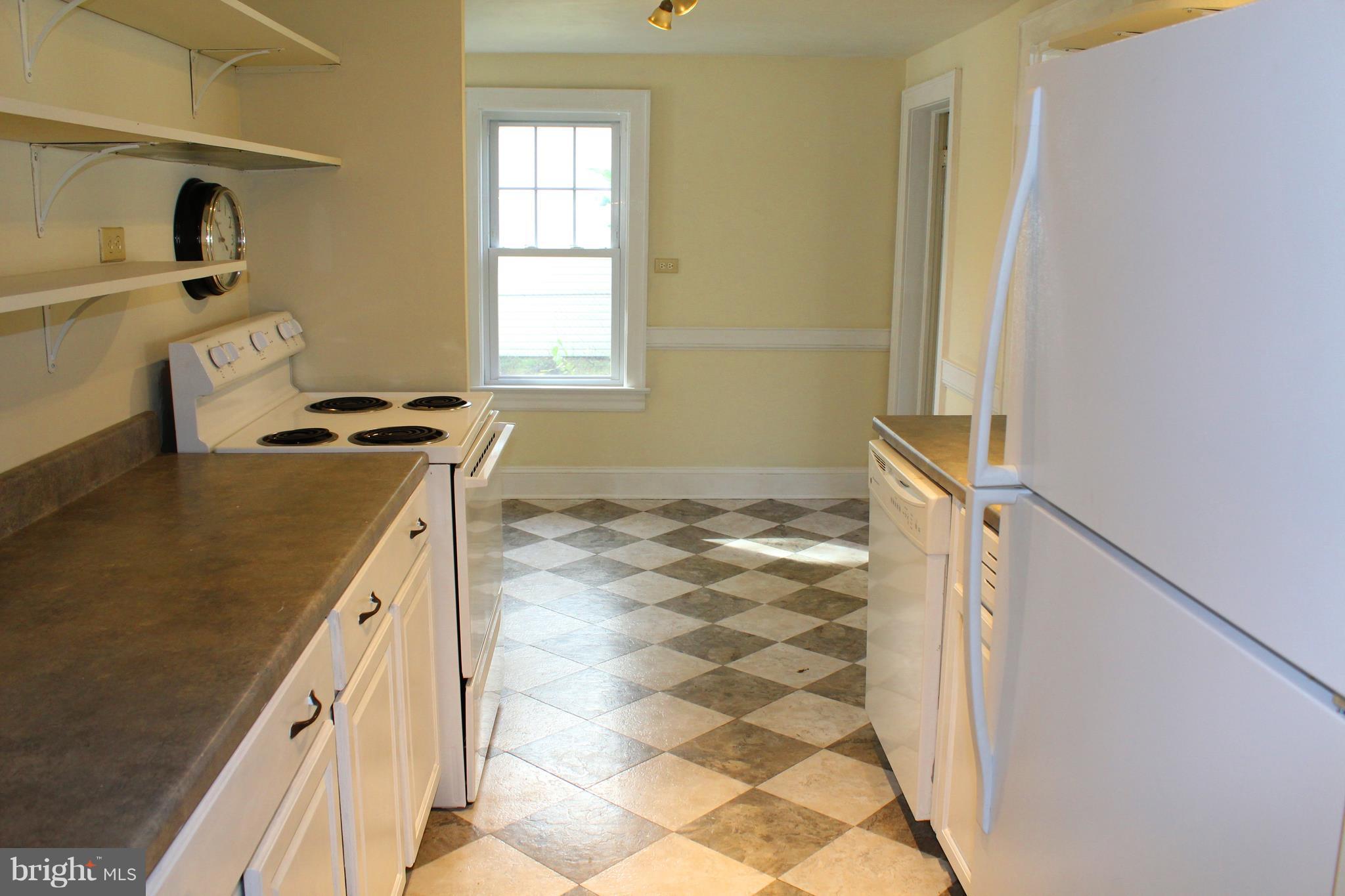 123 Pilgrim Street Inwood, WV 25428 - Photo 10 of 24 Kitchen