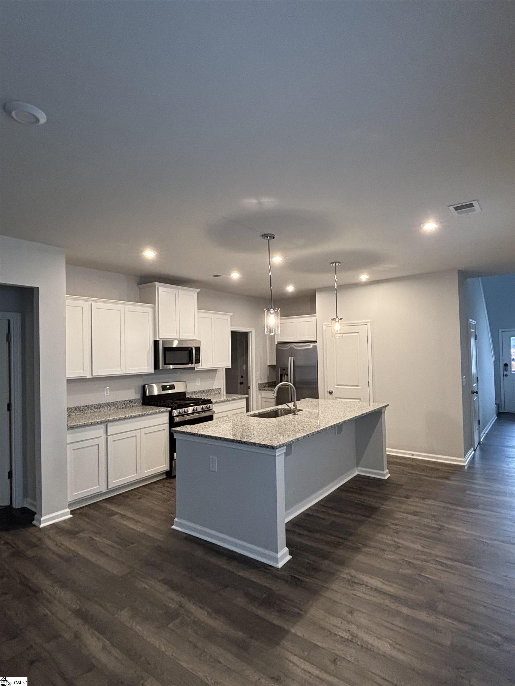 600 Poinsett Bridge Way Greenville, SC 29607 - Photo 4 of 19