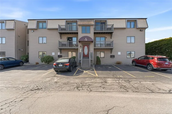 $225,000 | 9 Village Court, Unit 9, West Warwick, RI 02893