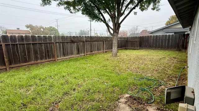 $1,400 | 121 West 2nd Street, Hanford, CA 93230