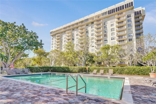 $2,650 | 11111 Biscayne Boulevard, Unit 12G, Miami, FL 33181