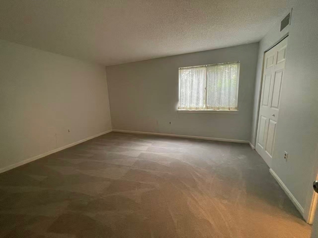 12 Beal's Cove Road, Unit H Hingham, MA 02043 - Photo 5 of 11