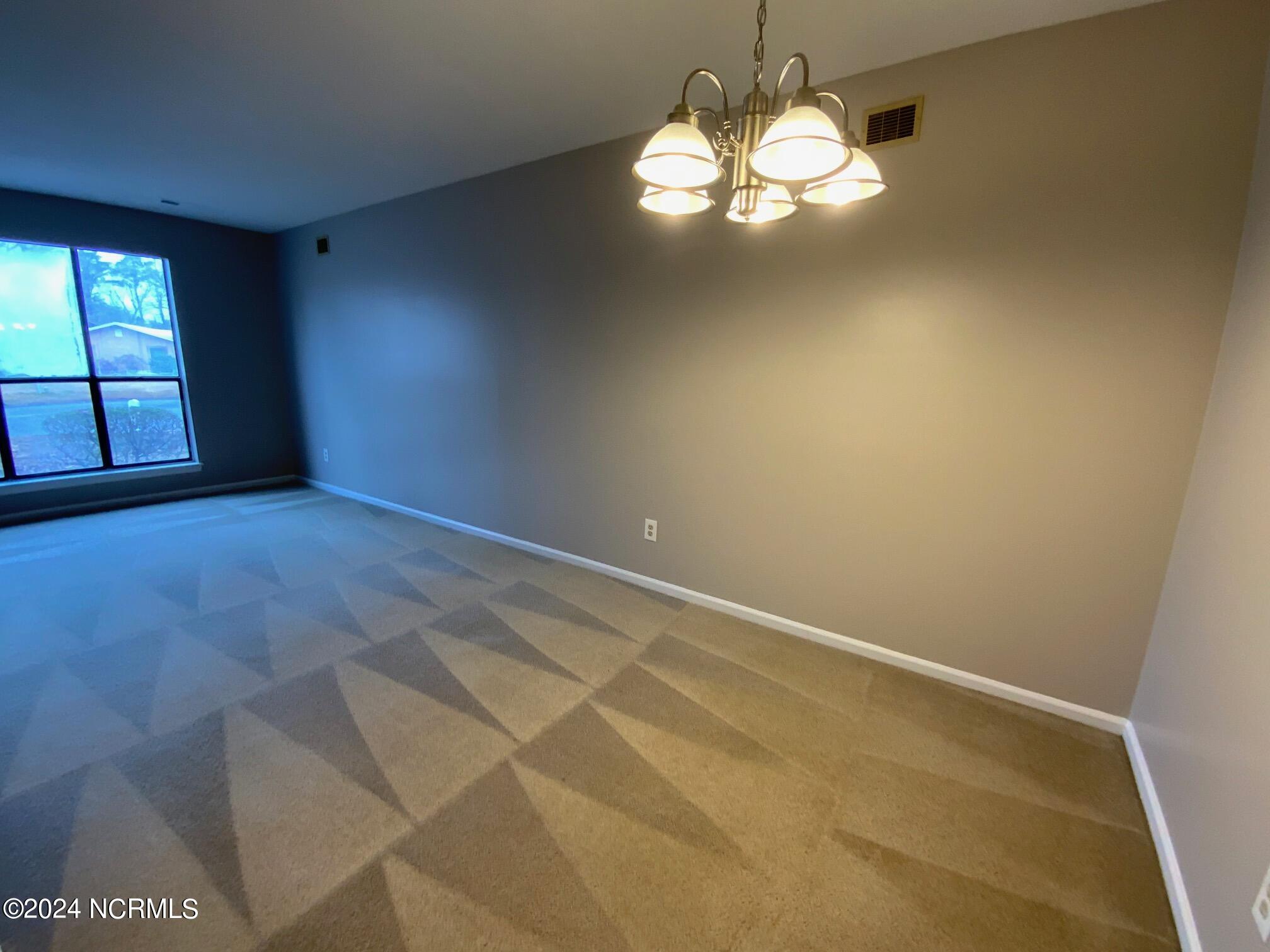 124 Shadow Brook Drive Jacksonville, NC 28546 - Photo 6 of 22 IMG_1946