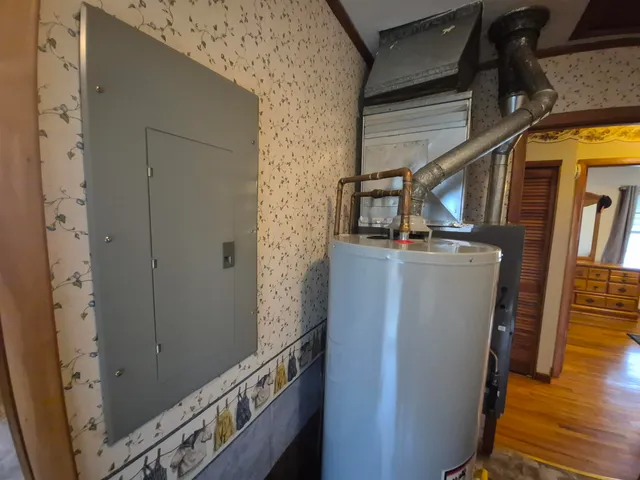 $79,900 | 1428 South Granger Street, Harrisburg, IL 62946