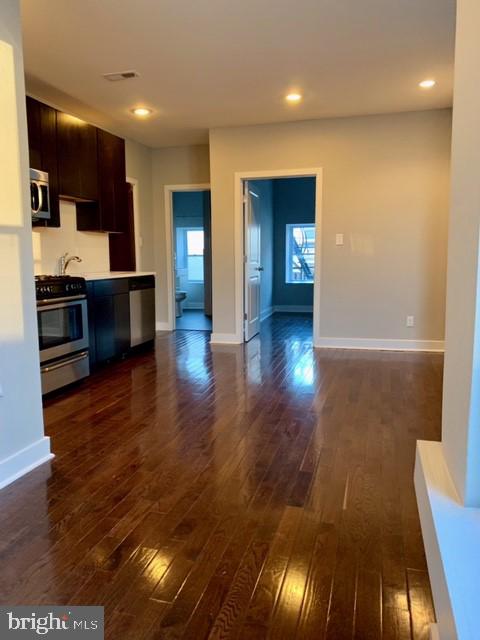 723 Sansom Street, Unit 4B Philadelphia, PA 19106 - Photo 1 of 6