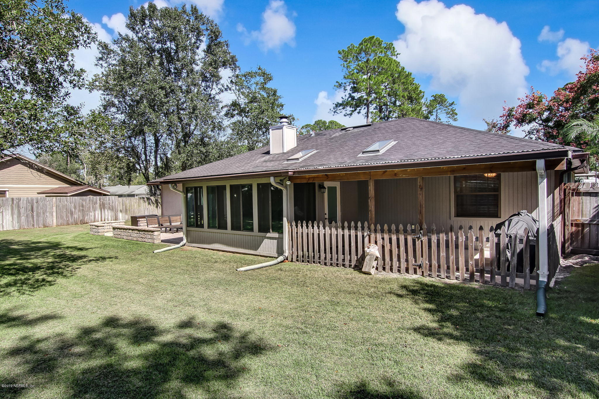11060 Reading Road Jacksonville, FL 32257 - Photo 43 of 43 a front view of a house with a garden