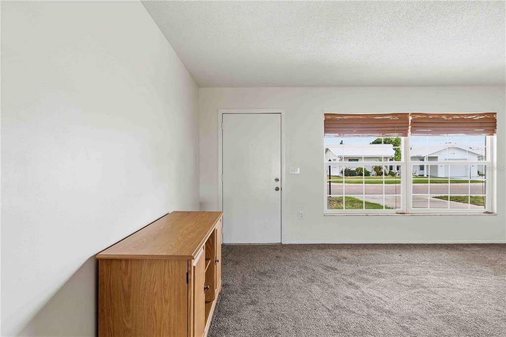 4001 Chinaberry Road Bradenton, FL 34208 - Photo 10 of 60