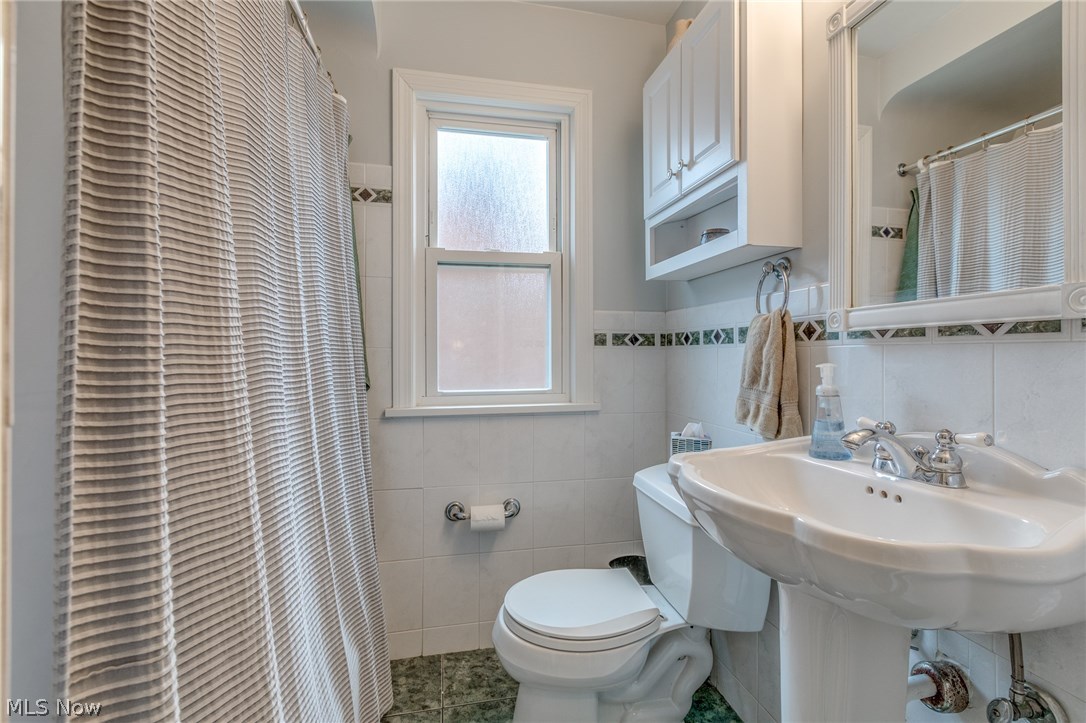 5444 Summit Road Lyndhurst, OH 44124 - Photo 15 of 21