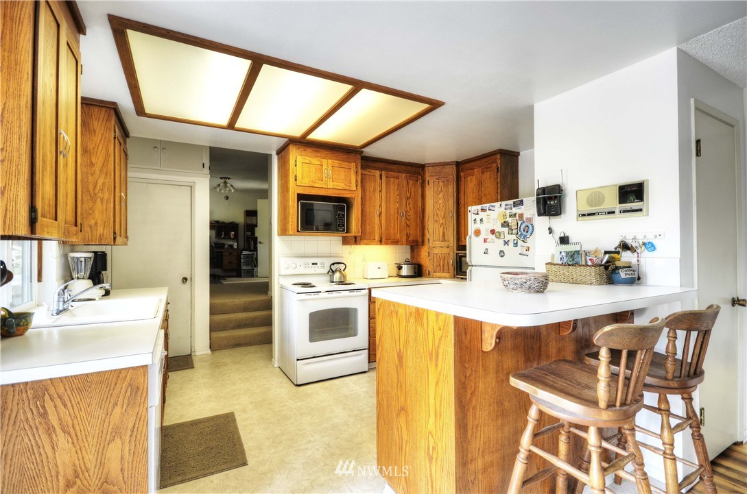 9202 Northeast 192nd Street Bothell, WA 98011 - Photo 4 of 12 Gallery Image 4