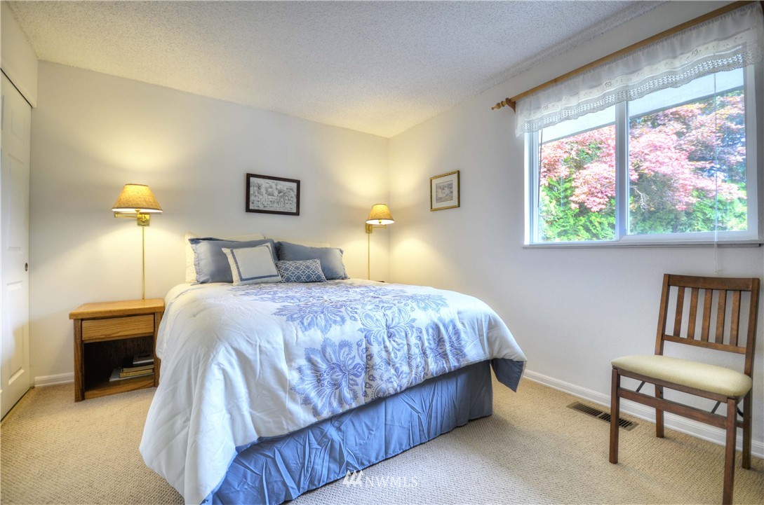 9202 Northeast 192nd Street Bothell, WA 98011 - Photo 6 of 12 Gallery Image 6