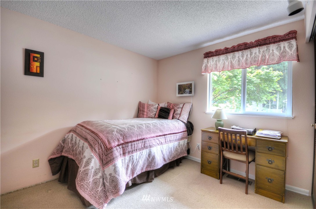 9202 Northeast 192nd Street Bothell, WA 98011 - Photo 9 of 12 Gallery Image 9