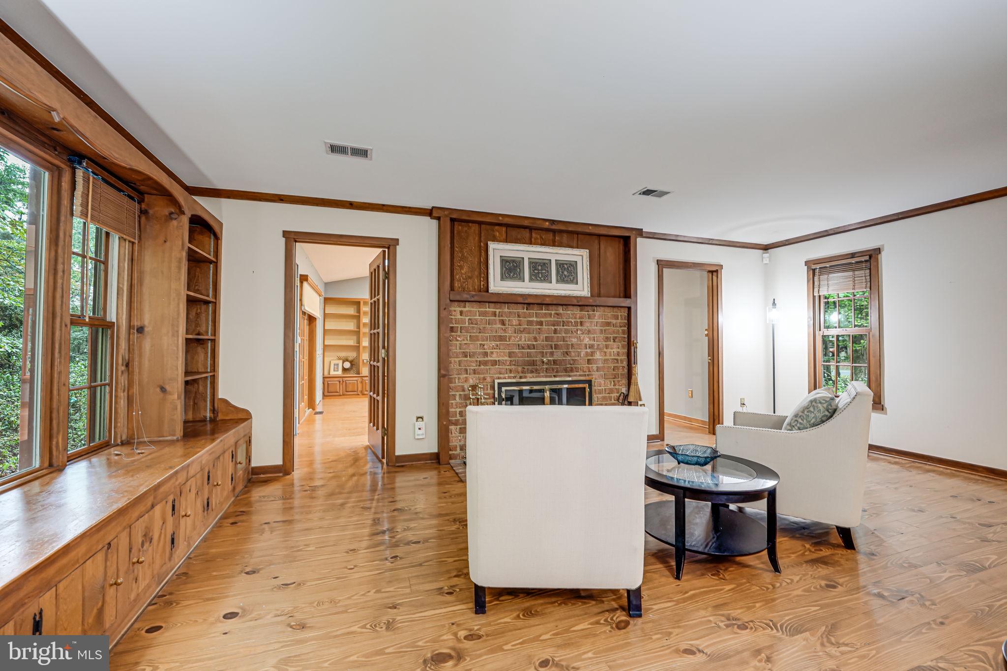 12042 Kahns Road Manassas, VA 20112 - Photo 12 of 44 Gallery Image 12