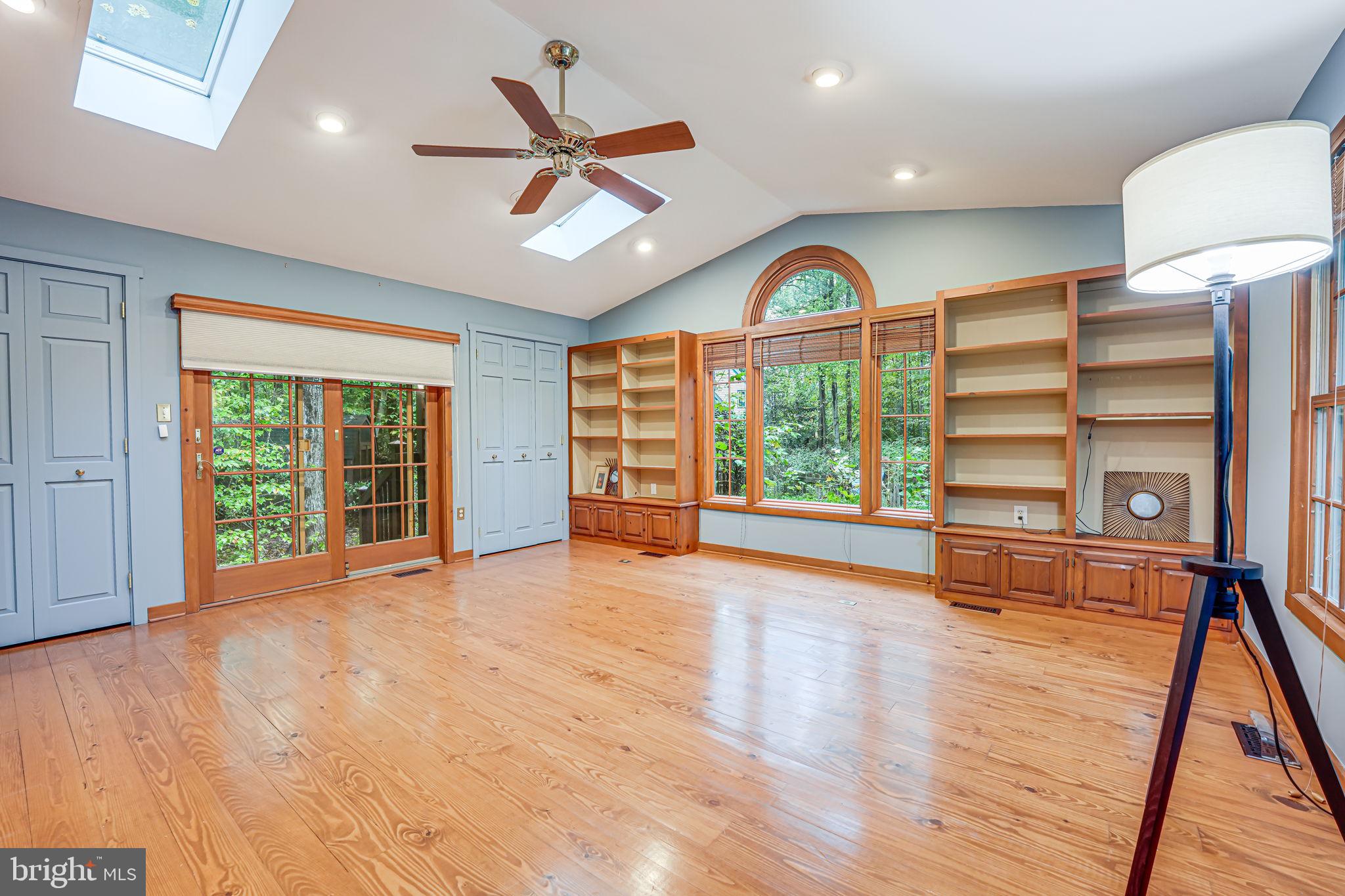12042 Kahns Road Manassas, VA 20112 - Photo 18 of 44 Gallery Image 18