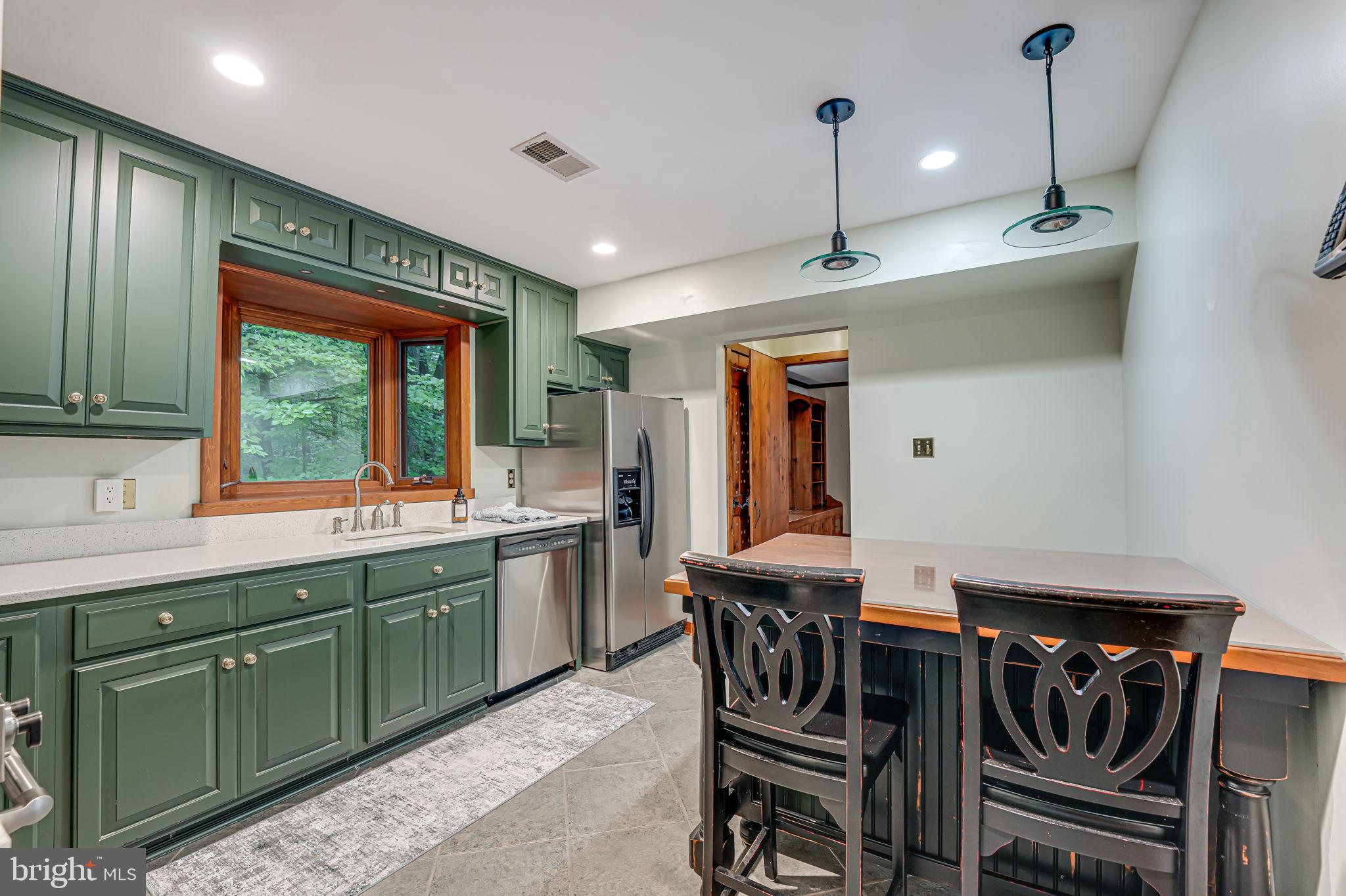 12042 Kahns Road Manassas, VA 20112 - Photo 21 of 44 Gallery Image 21