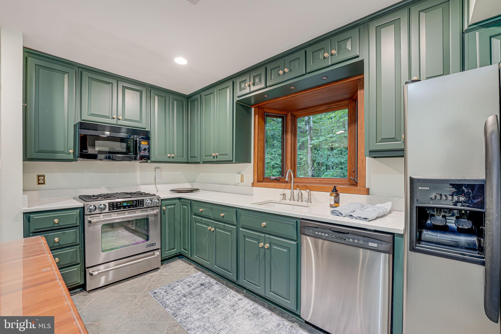 12042 Kahns Road Manassas, VA 20112 - Photo 24 of 44 Gallery Image 24