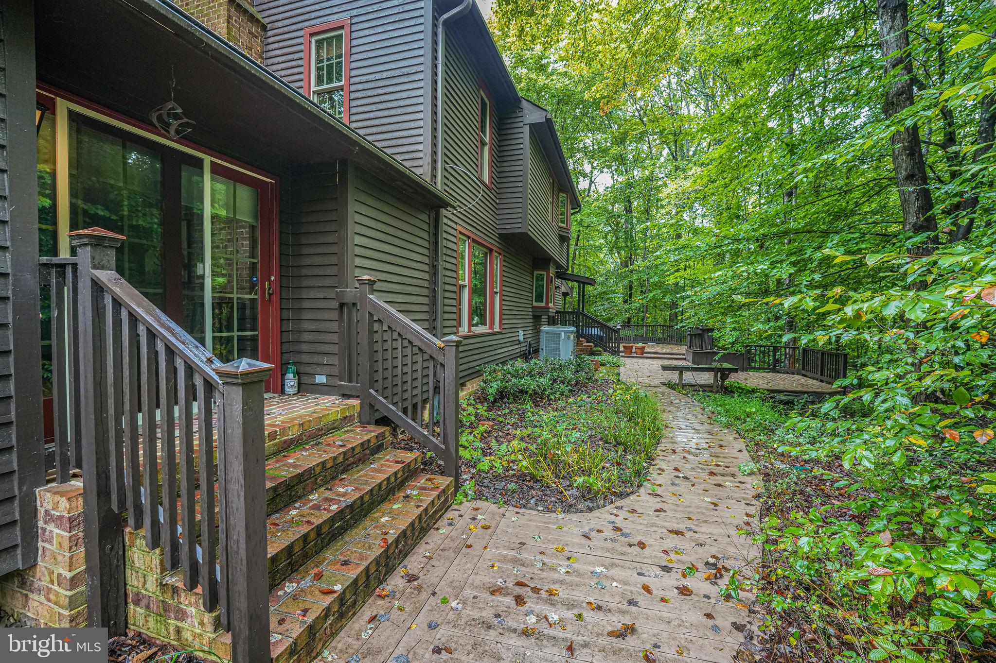 12042 Kahns Road Manassas, VA 20112 - Photo 4 of 44 Gallery Image 4