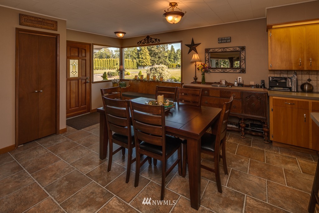 792 East Wiser Lake Road Lynden, WA 98264 - Photo 4 of 15