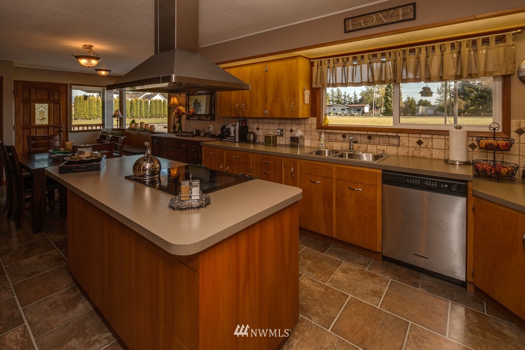 792 East Wiser Lake Road Lynden, WA 98264 - Photo 6 of 15