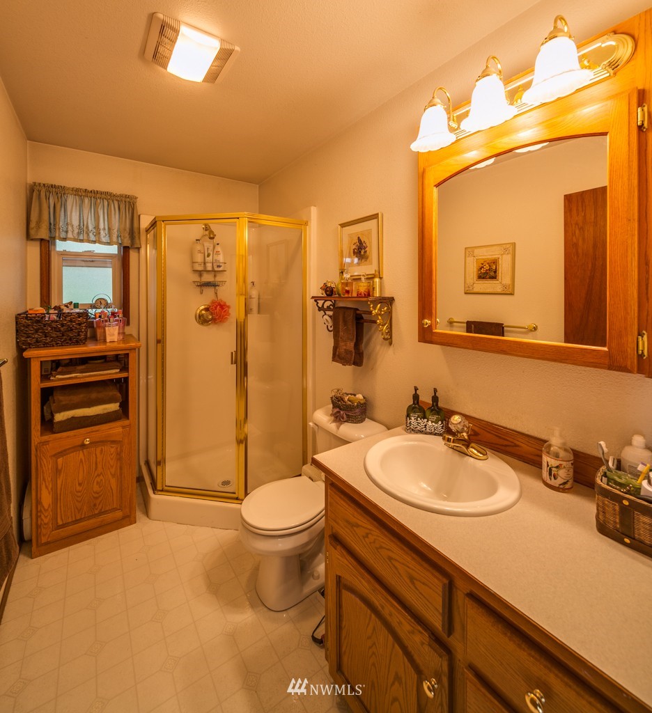 792 East Wiser Lake Road Lynden, WA 98264 - Photo 8 of 15
