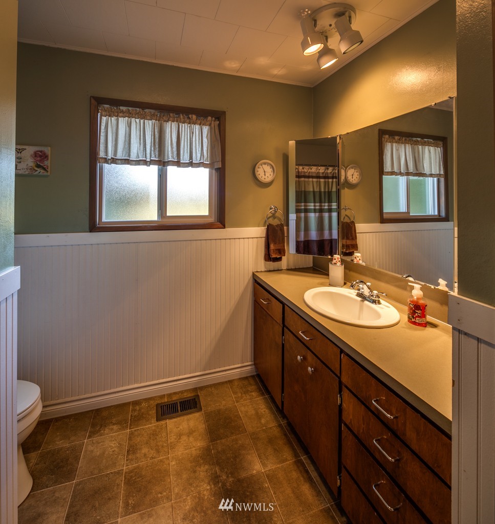 792 East Wiser Lake Road Lynden, WA 98264 - Photo 10 of 15