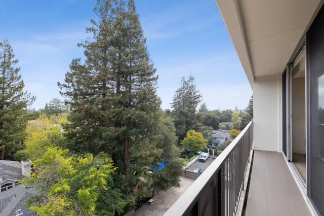 $1,898,000 | 1330 University Drive, Unit 66, Menlo Park, CA 94025