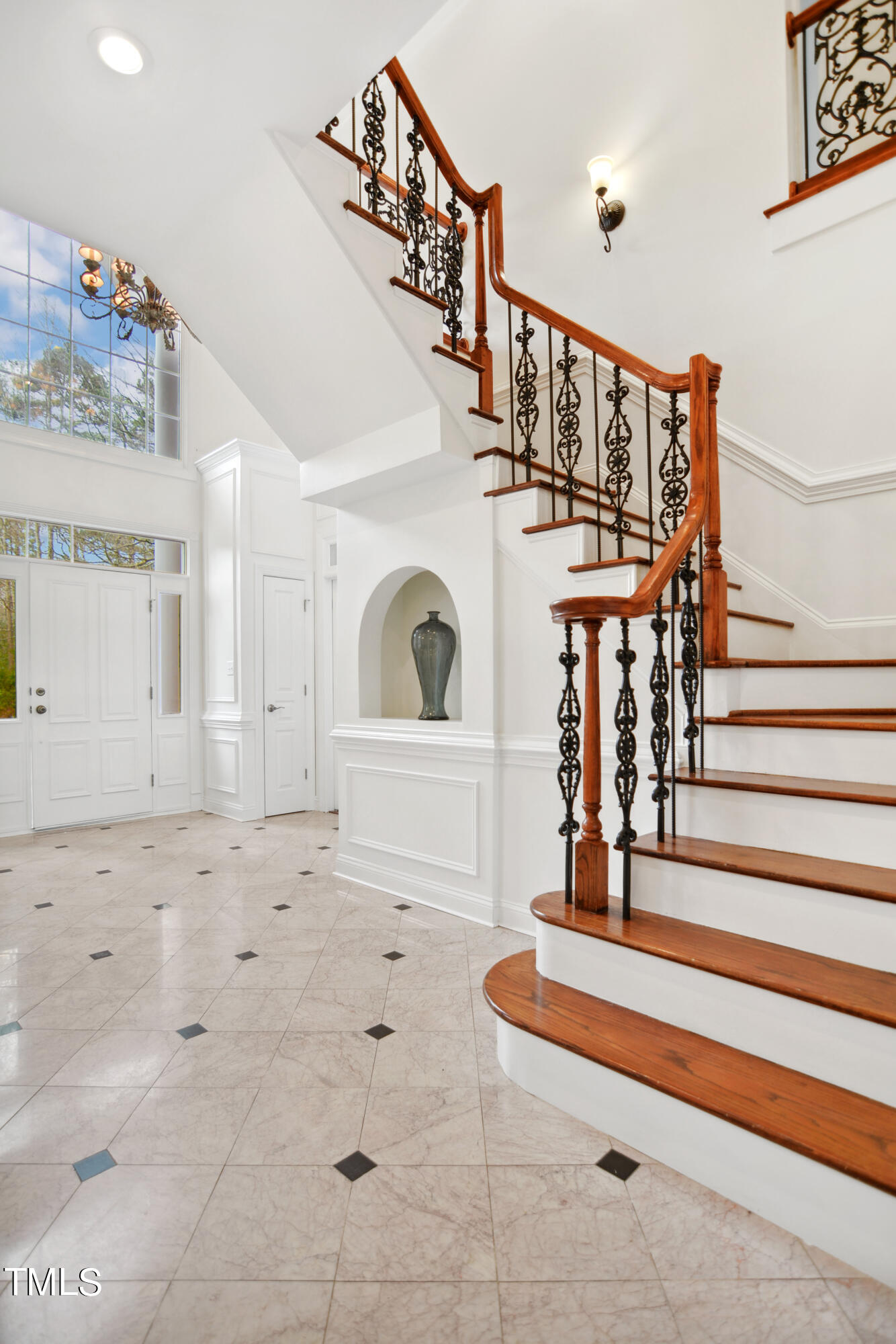 3101 Shinleaf Court Raleigh, NC 27613 - Photo 3 of 44 a view of entryway and hall