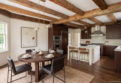$2,295,000 | 7 Locust Lane, Glen Head, NY 11545