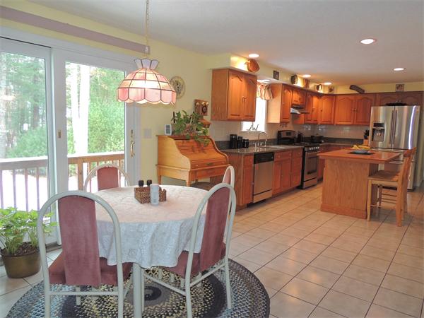 137 Haskell Ridge Road Rochester, MA 02770 - Photo 3 of 17